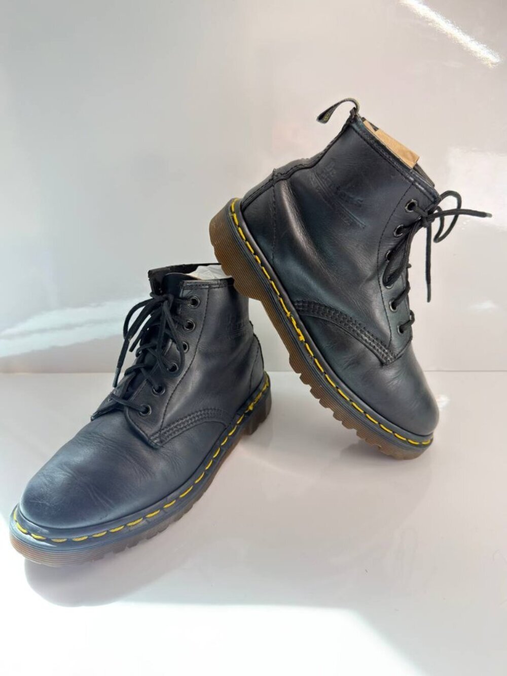 Vintage Dr. Martens Made in England Leather Boots – Classic Black - US 7(W)